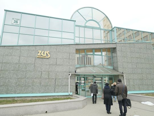 petenci udający się do Zakładu Ubezpieczeń Społecznych w Lublinie