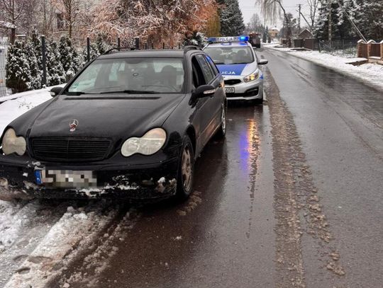 19-latek „tańczył” Mercedesem na śniegu. Skończyło się mandatem i 15 punktami karnymi 19-latek „tańczył” Mercedesem na śniegu. Skończyło się mandatem i 15 punktami karnymi
