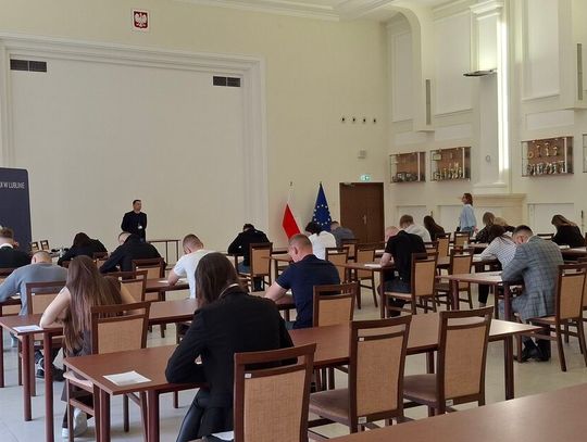 58 śmiałków chce założyć policyjny mundur. Trwa rekrutacja do lubelskiego garnizonu