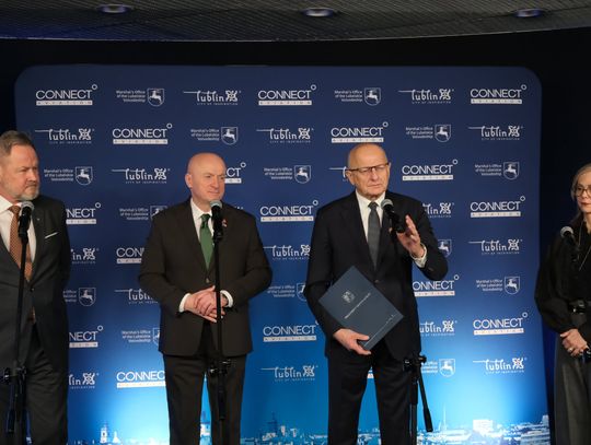 Connect Aviation 2026, które odbędzie się między 17 a 19 lutego, jest prestiżowym wydarzeniem branży lotniczej. W Porcie Lotniczym Lublin zgromadzi ponad 800 decydentów z 65 krajów, przedstawicieli 183 portów lotniczych i 72 linii lotniczych, w tym Ryanair, Wizz Air, Easy Jet, Air France, Lufthansa.