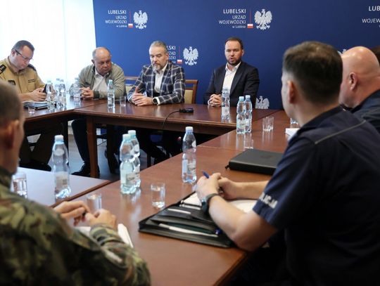 Alarmy, ewakuacje i wojskowe samoloty. Lubelskie reaguje na zagrożenie zza granicy