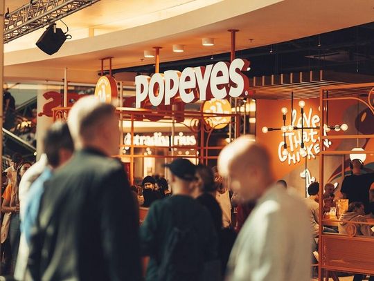 Amerykański kurczak wkracza do Lublina. Popeyes otworzy pierwszą restaurację w tej części Polski logo restauracji Popeyes