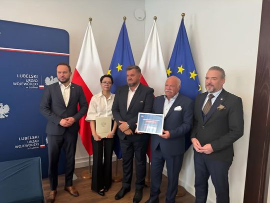 Asfaltowa rewolucja pod Chełmem: 4 kilometry nowej drogi za 8 milionów Asfaltowa rewolucja pod Chełmem: 4 kilometry nowej drogi za 8 milionów