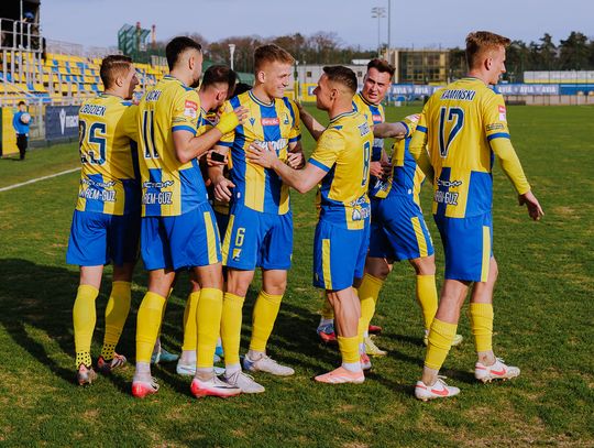 Avia pokonała Chełmiankę w meczu na szczycie i zrobiła krok w stronę II ligi Avia pokonała Chełmiankę w meczu na szczycie i zrobiła krok w stronę II ligi
