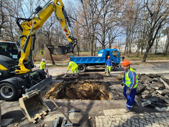 Awaria w centrum miasta. Autobusy idą na objazdy