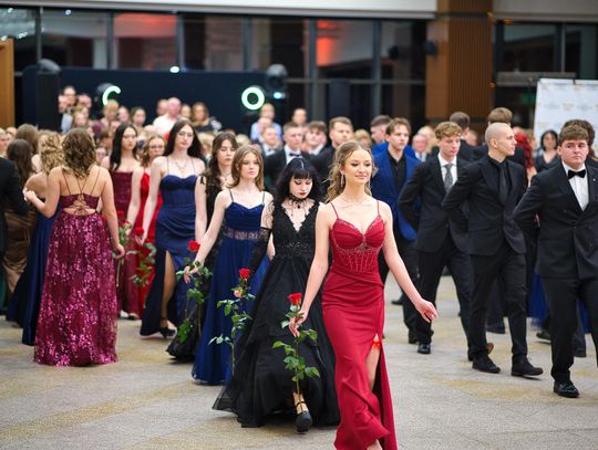 Bal, który zapamiętają na długo! Studniówka Zespołu Szkół nr 2 w Lubartowie