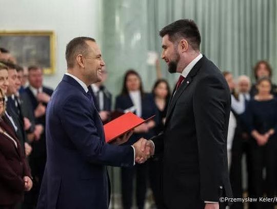 Bez pensji, z misją. Prezydent Chełma wchodzi do Pałacu Prezydenckiego Bez pensji, z misją. Prezydent Chełma wchodzi do Pałacu Prezydenckiego