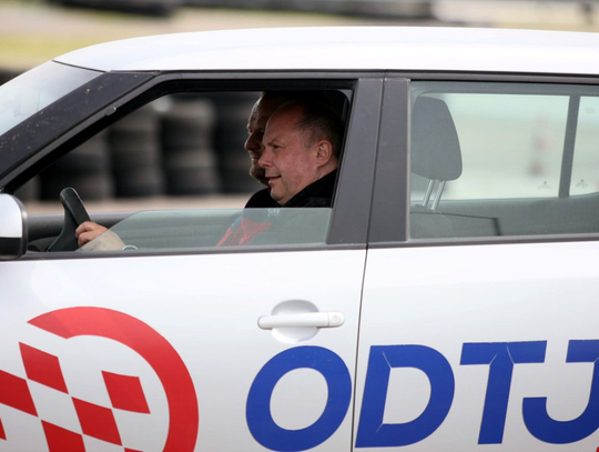 Bezpieczna Zima z Mikołajem. Kierowcy sprawdzą swoje umiejętności w Lublinie