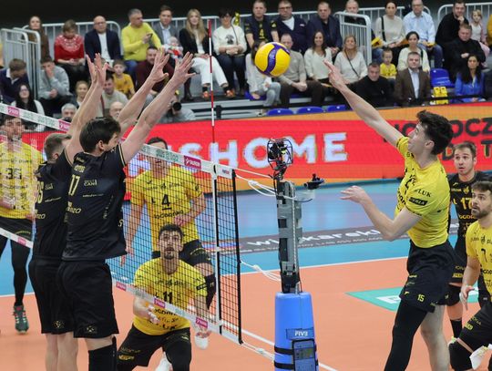 Bogdanka LUK Lublin pokonała potężnie osłabiony PGE Projekt Warszawa i została liderem Plus Ligi