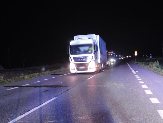 Ciężarówka potrąciła pieszego na DK19. 35-latek w ciężkim stanie trafił do szpitala
