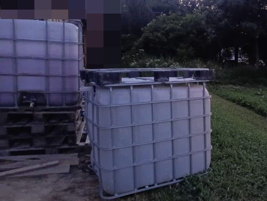 Dwóch 8-latków przygniecionych przez zbiornik na wodę. Trafili do szpitala