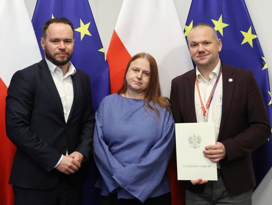 Gdy przyjdzie kryzys, pomoc ma ruszyć szybciej. Wojewoda podpisał umowę z PCK