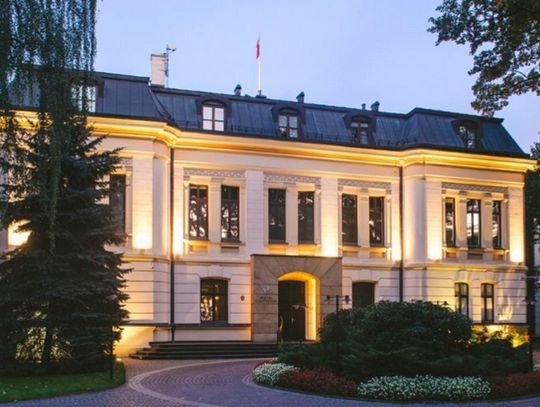 Gorąco wokół Trybunału Konstytucyjnego. Tusk mówi o przywracaniu praworządności, Nawrocki wraca do kraju