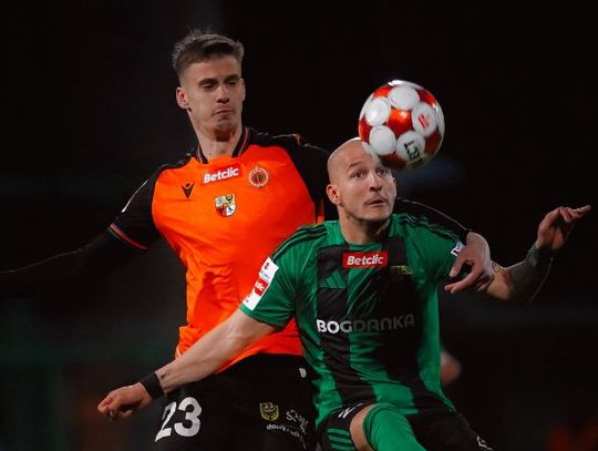 Górnik Łęczna pokonuje Chrobrego Głogów. Adam Deja bohaterem
