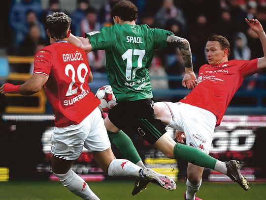 Górnik Łęczna znów zmierzy się z rywalem z czołówki. Tym razem z Chrobrym Głogów