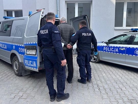 Groził sąsiadom nożem. 49-latek z Kraśnika trafił do aresztu
