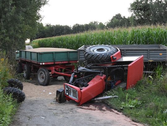 Groźny wypadek podczas prac polowych. 27-latek przygnieciony przez ciągnik