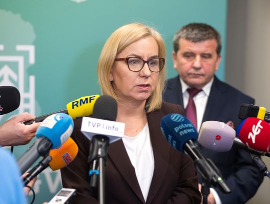 Nie będzie zakazu sprzedaży samochodów spalinowych w UE? Hennig-Kloska: Nie jesteśmy gotowi Nie będzie zakazu sprzedaży samochodów spalinowych w UE? Hennig-Kloska: Nie jesteśmy gotowi