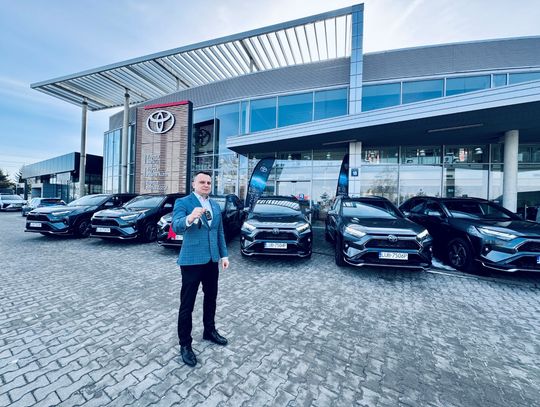 Firma Linetel Media Sp. z o.o. uzupełniła swoją flotę hybrydowych Toyot o sześć egzemplarzymodelu RAV4 Plug-in Hybrid, a wkrótce do parku dołączą cztery egzemplarze najnowszej odsłony SUV-a z hybrydą plug-in.