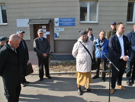 Jeszcze miesiąc temu uspokajali. Teraz przychodnia w Poniatowej zostaje zamknięta