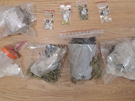 Kilkaset porcji narkotyków znaleźli policjanci w jednym z łukowskich mieszkań