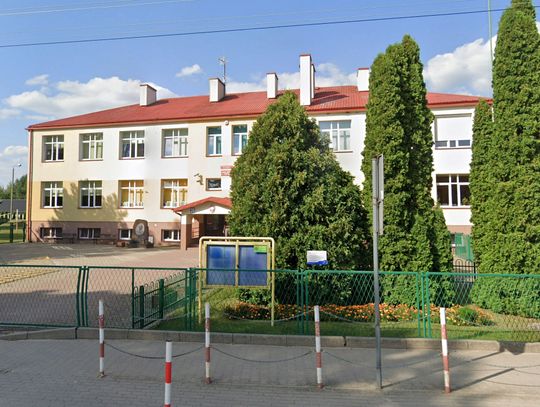Kolejny atak ucznia-nożownika w szkole. 36-letnia woźna nie żyje