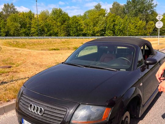 Koło odpadło od audi i uderzyło w Volvo. To zderzyło się z Hondą