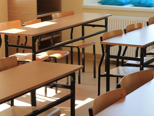 klasa w szkole, ławki