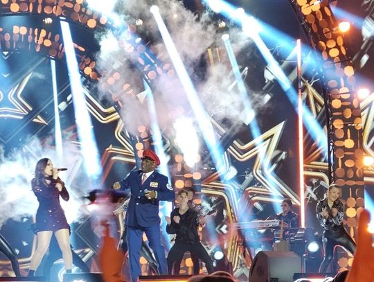 Miliony, muzyka i polityczny zgrzyt. TV Republika wraca z przytupem do Chełma Sylwester chełm republika