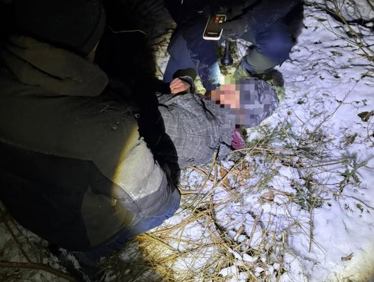 Minuty decydowały o życiu – policjanci odnaleźli zaginionych w mrozie