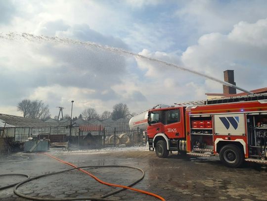 Mniej wyjazdów, ale więcej pożarów. Strażacy z Zamościa podsumowali 2025 rok