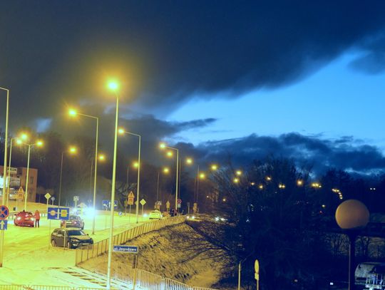 Najbliższa noc z mgłą i opadami deszczu, lokalnie gołoledź. U nas będzie ślisko