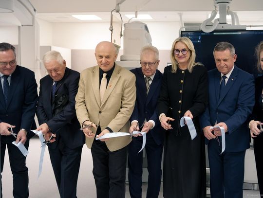 przecinanie wstęgi, nowy sprzęt w lubelskim szpitalu