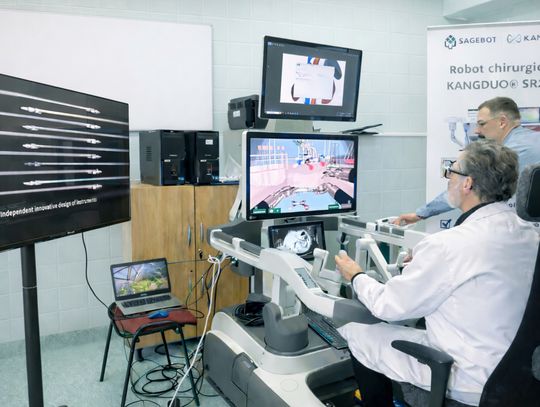 Robot chirurgiczny KangDuo SR2000 – szkolenie lekarzy z obsługi nowoczesnego sprzętu medycznego