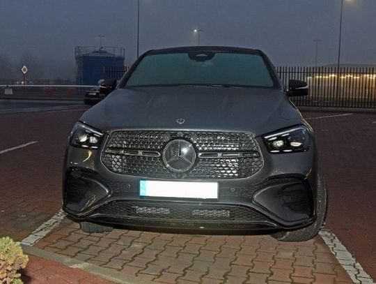 Nowy, luksusowy… i kradziony. Mercedes za 450 tysięcy nie pojedzie na Wschód