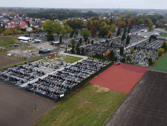 Nowy parking przy cmentarzu w Opolu Lubelskim
