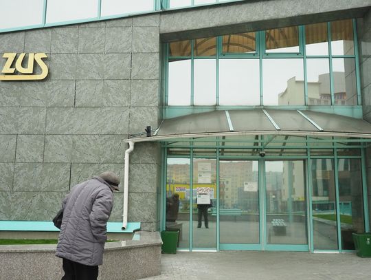 Od lutego nowe zasady 800 plus dla Ukraińców – konieczny nowy wniosek Od 1 lutego 2026 r. obywatele Ukrainy ze statusem UKR będą musieli ponownie złożyć wniosek o świadczenie 800 plus i spełnić warunek aktywności zawodowej, by zachować prawo do wypłaty – poinformował ZUS