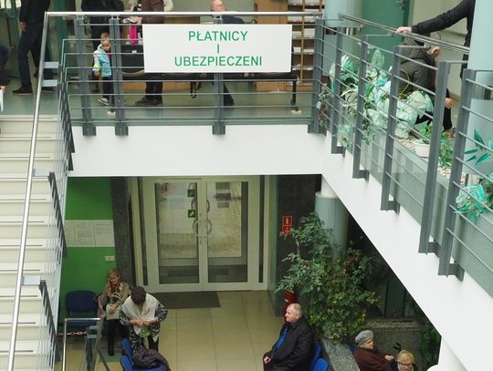 Pracujesz na rencie albo wcześniejszej emeryturze? Od marca wzrasta kwota przychodu, którą możesz bezpiecznie dorobić do świadczenia z Zakładu Ubezpieczeń Społecznych. ZUS przypomina też, że dodatkowe przychody z ubiegłego roku trzeba rozliczyć do 2 marca.