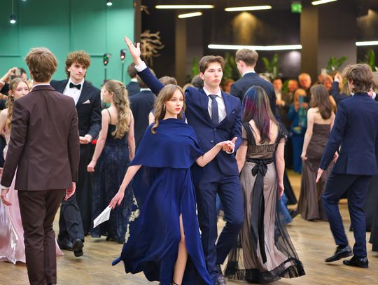 Odliczanie trwa, a parkiet nie pustoszał. Studniówka Liceum im. Królowej Jadwigi