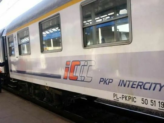 Opóźnienia w komunikacji miejskiej i na kolei. Przyczyną trudne warunki pogodowe Opóźnienia w komunikacji miejskiej i na kolei. Przyczyną trudne warunki pogodowe