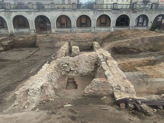 Osada sprzed ponad tysiąca lat pod ulicami Lublina. Archeolodzy odkryli domy, piece i ludzki grób