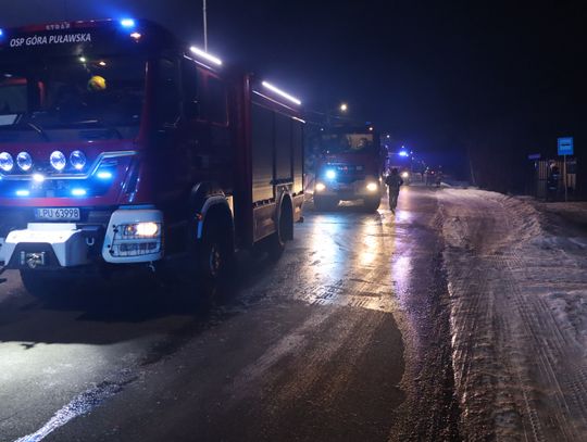 Pali się stolarnia w gminie Puławy. Na miejscy 8 zastępów straży Pali się stolarnia w gminie Puławy. Na miejscy 8 zastępów straży