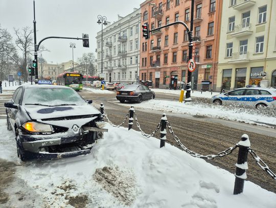 Paraliż Lublina, pociągi spóźnione, ślisko na drogach Paraliż Lublina, pociągi spóźnione, ślisko na drogach