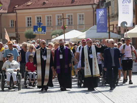 Pielgrzymka i uroczysty przemarsz w Lublinie. W poniedziałek kierowcy muszą liczyć się z utrudnieniami