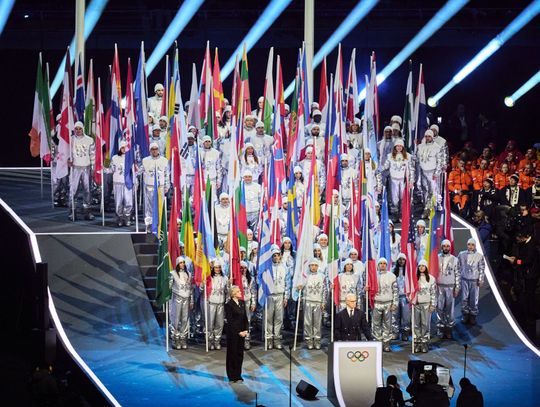 Jarosław Stawiarski podczas XXV Zimowych Igrzysk Olimpijskich Mediolan–Cortina 2026, wspierając polskich sportowców w wiosce olimpijskiej