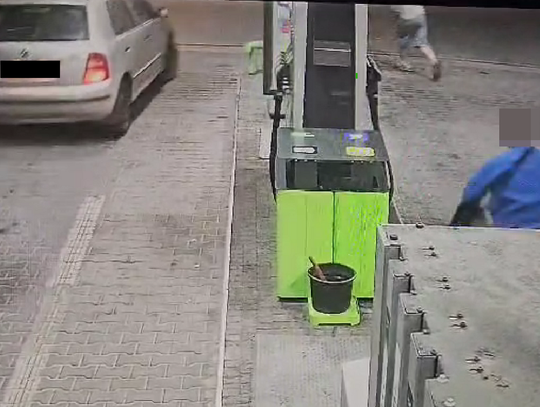 Pijany kierowca potrącił 21-latka i uciekł. Już