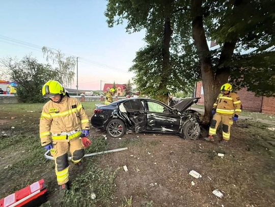 Pijany kierowca zniszczył ogrodzenie kościoła. Krok od tragedii Pijany kierowca zniszczył ogrodzenie kościoła. Krok od tragedii