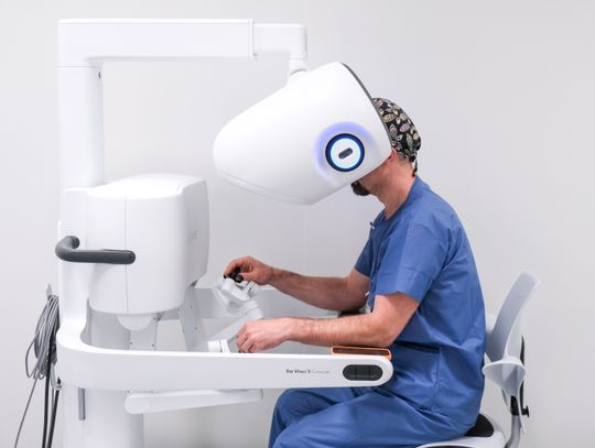 Pionierskie operacje robotyczne w Lublinie. Lekarze jednocześnie usunęli guzy płuca i nadnercza