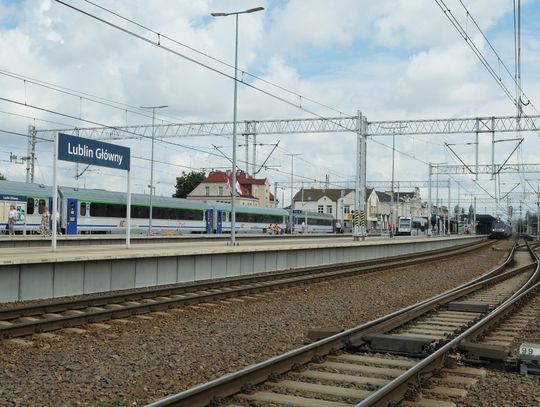 Teren bocznicy kolejowej przy stacji Lublin Główny, gdzie PKP Intercity planuje przebudowę i budowę nowoczesnego zaplecza do obsługi i naprawy pociągów.