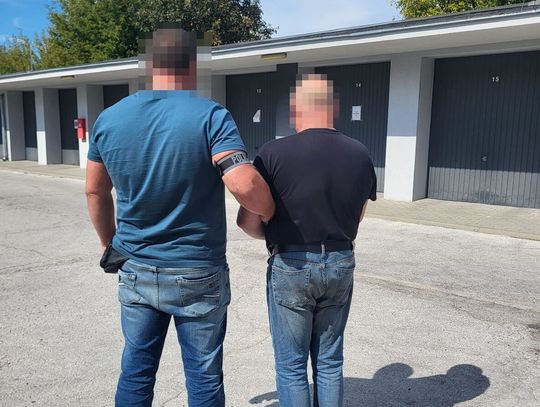 Podpalił stodołę teścia i groził żonie? 46-latek trafił do aresztu